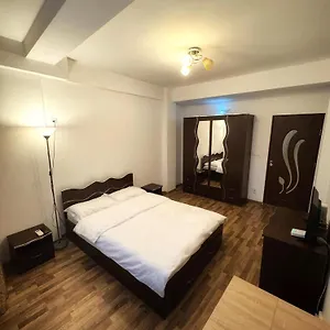 Warm Place In Old Town Bucureşti