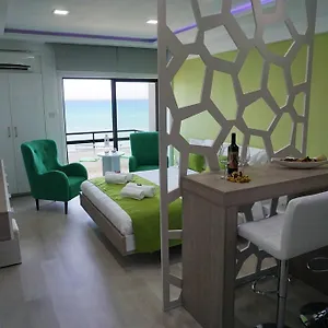 Apartment Lazuli Sea View-beachfront Ap 405, Larnaka